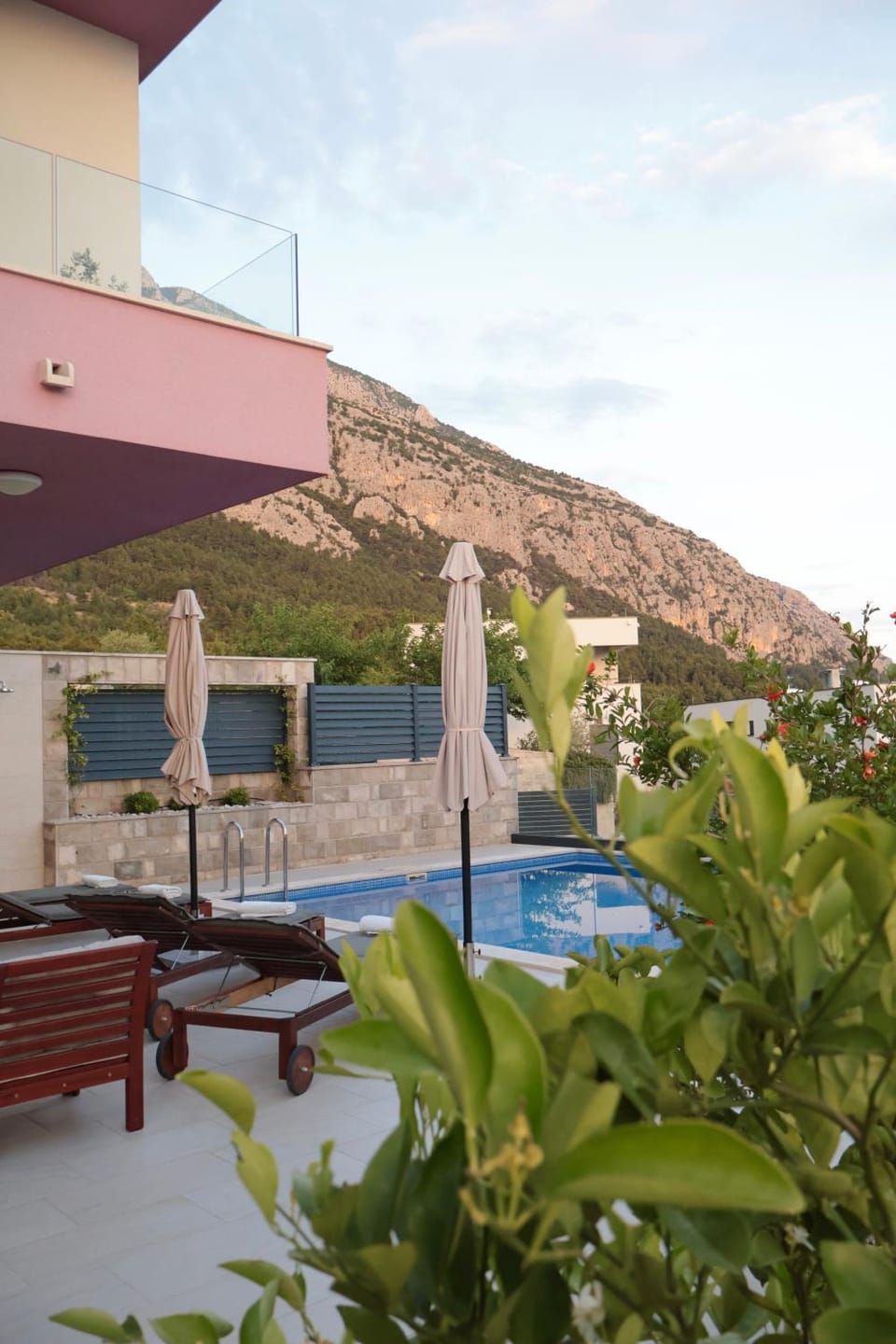 Mountain view, Pool view, Swimming pool