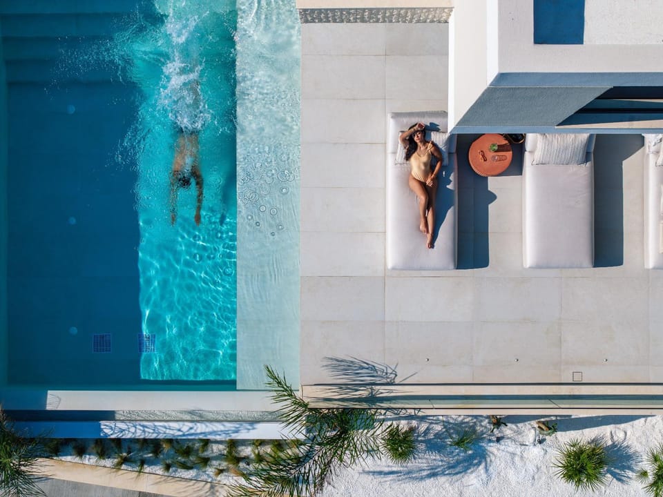 Bird's eye view, Swimming pool, sunbed