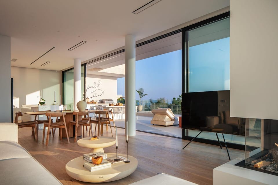 TV and multimedia, Living room, Seating area, Dining area, flat iron