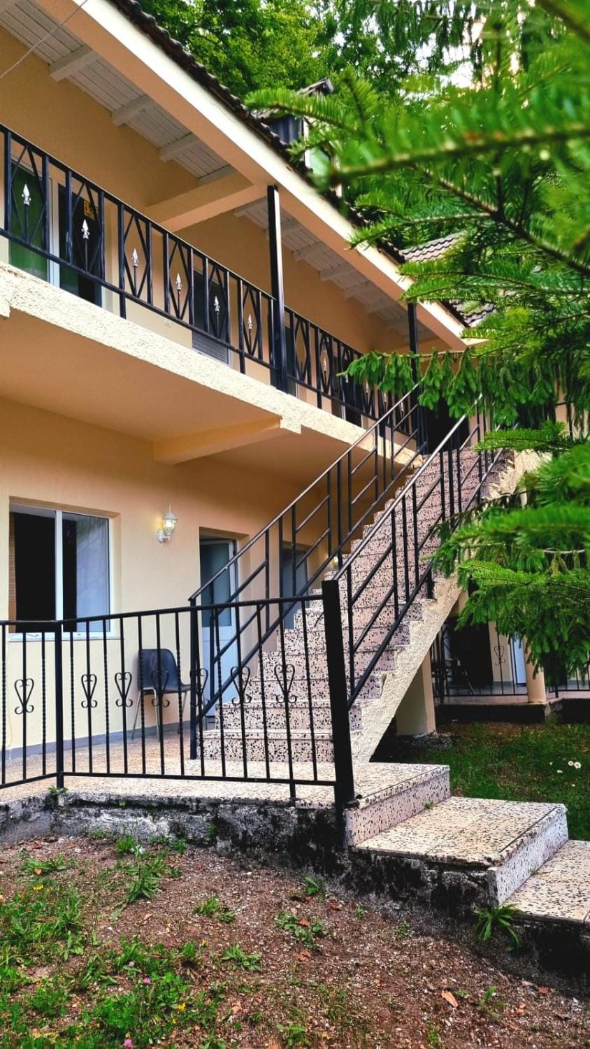 Bujtina Te Grima Hotel in Montenegro