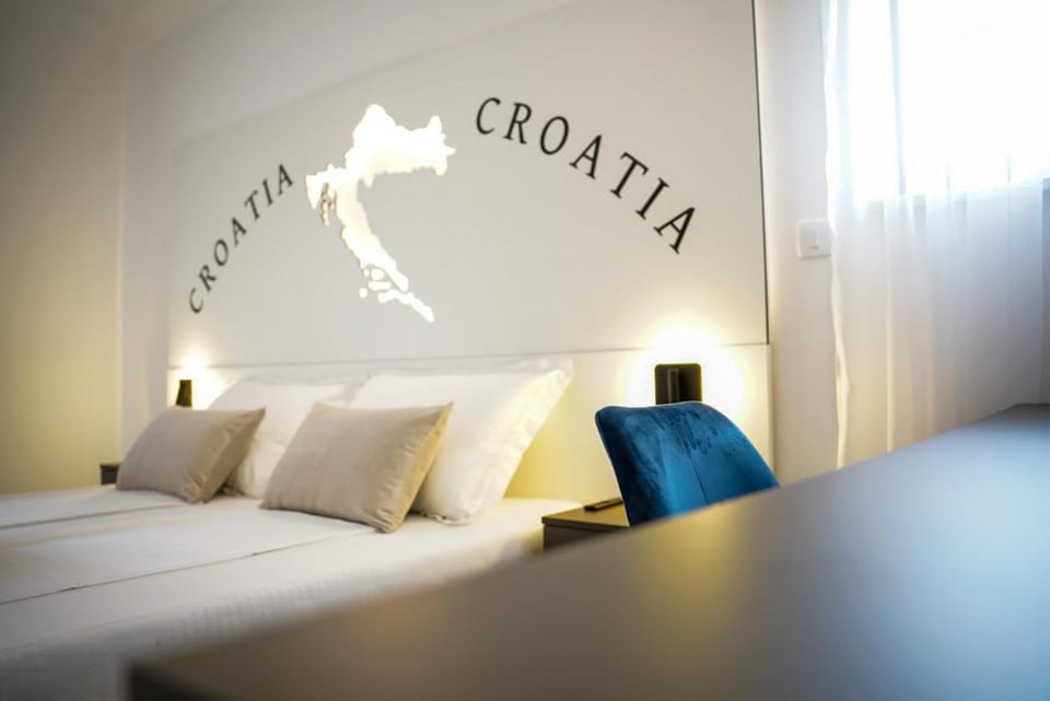 Bed, Bedroom, Text overlay