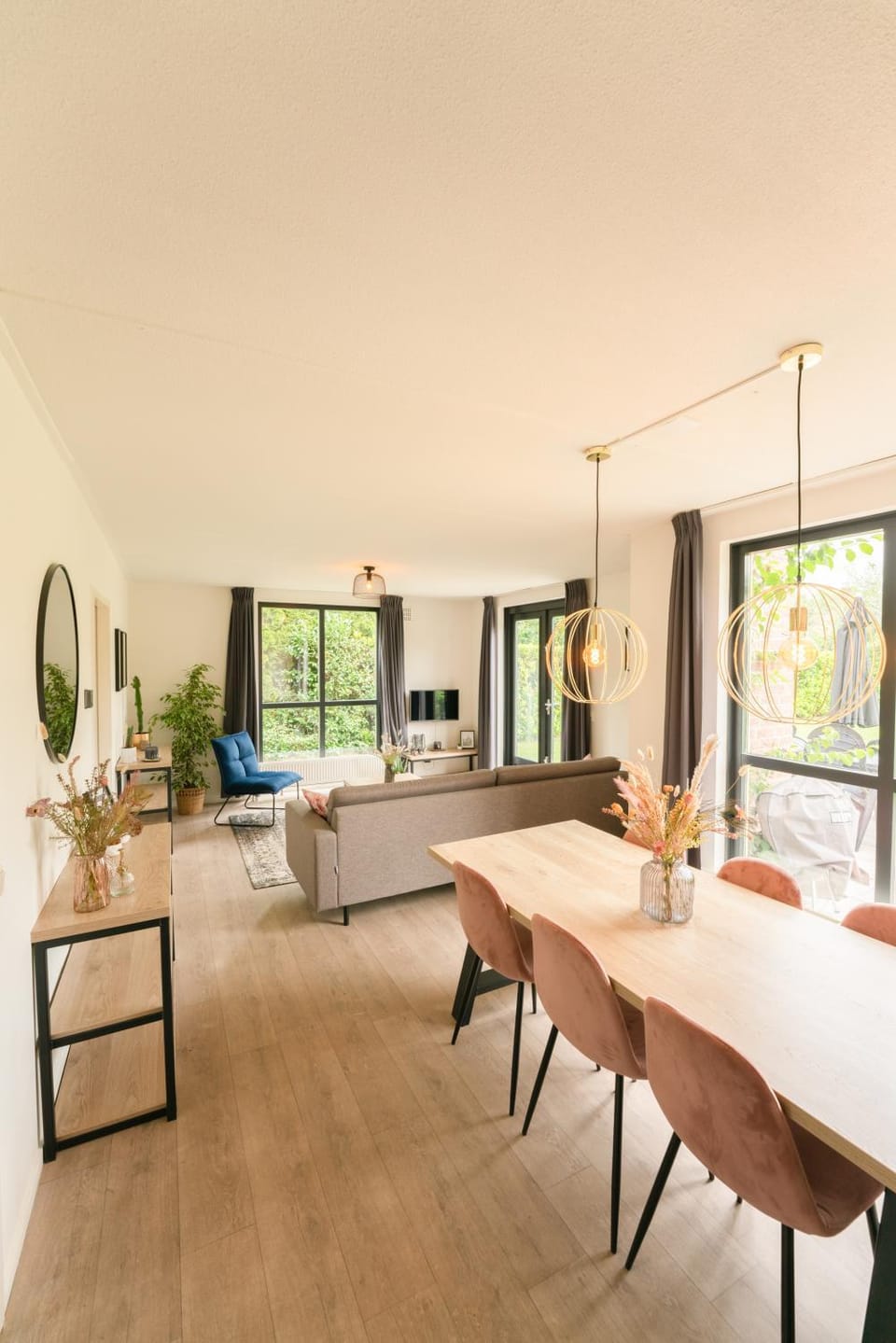 Living room, Dining area, Food