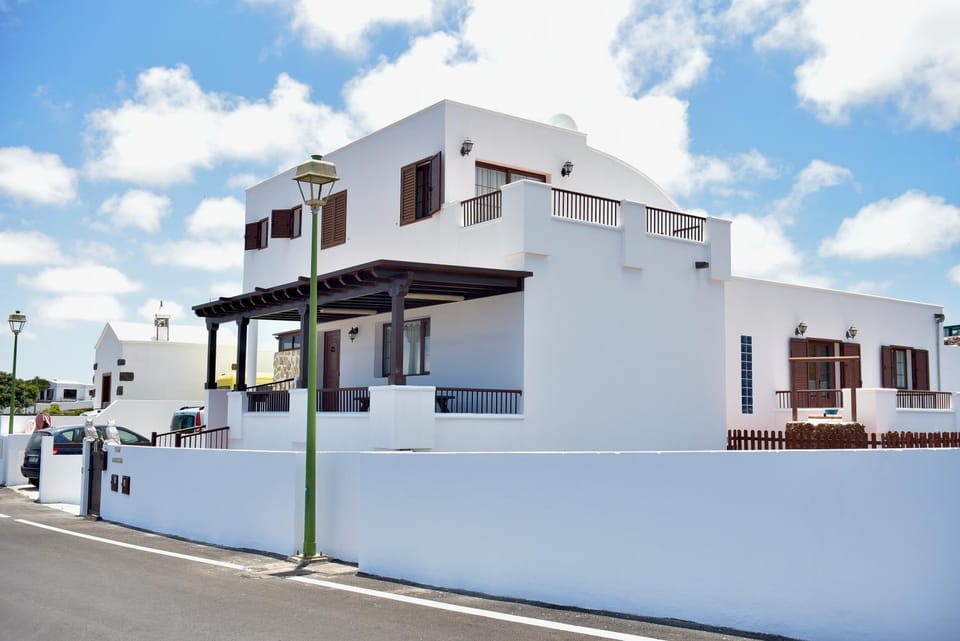 Property building, Day, Street view