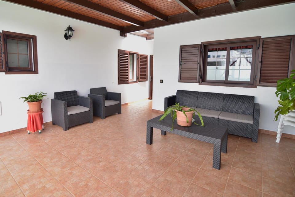 Patio, Living room