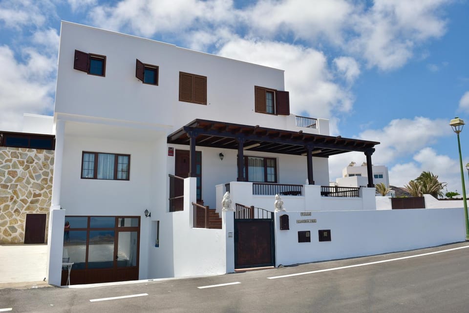Property building, Day