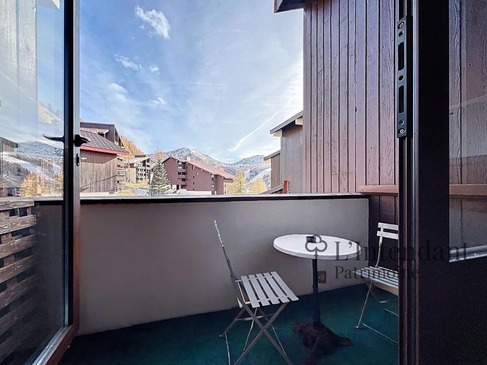 Balcony/Terrace, Mountain view