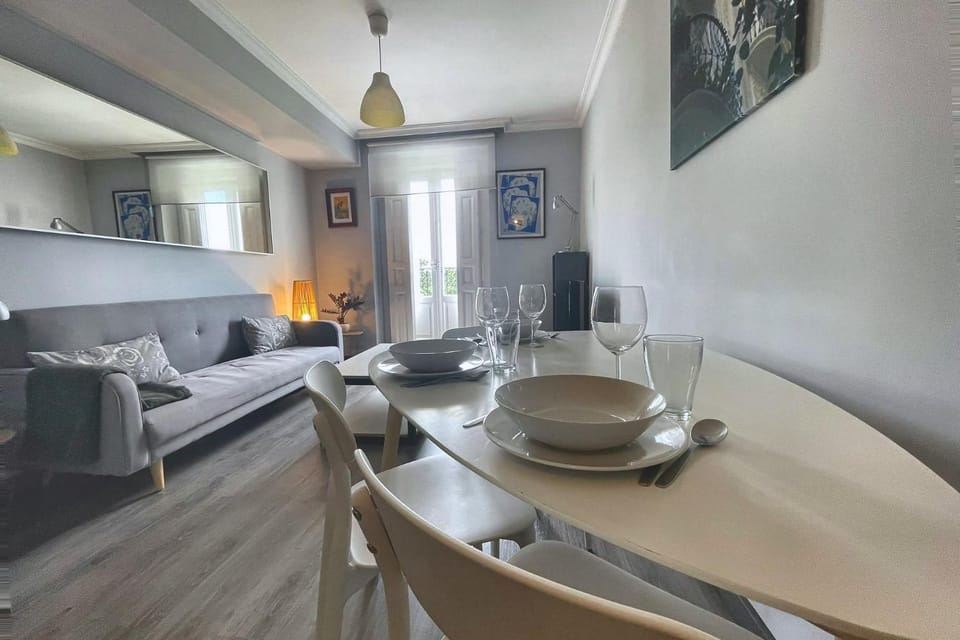 Estudio con balcón al Retiro Apartment in Madrid