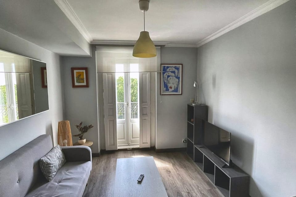 Estudio con balcón al Retiro Apartment in Madrid