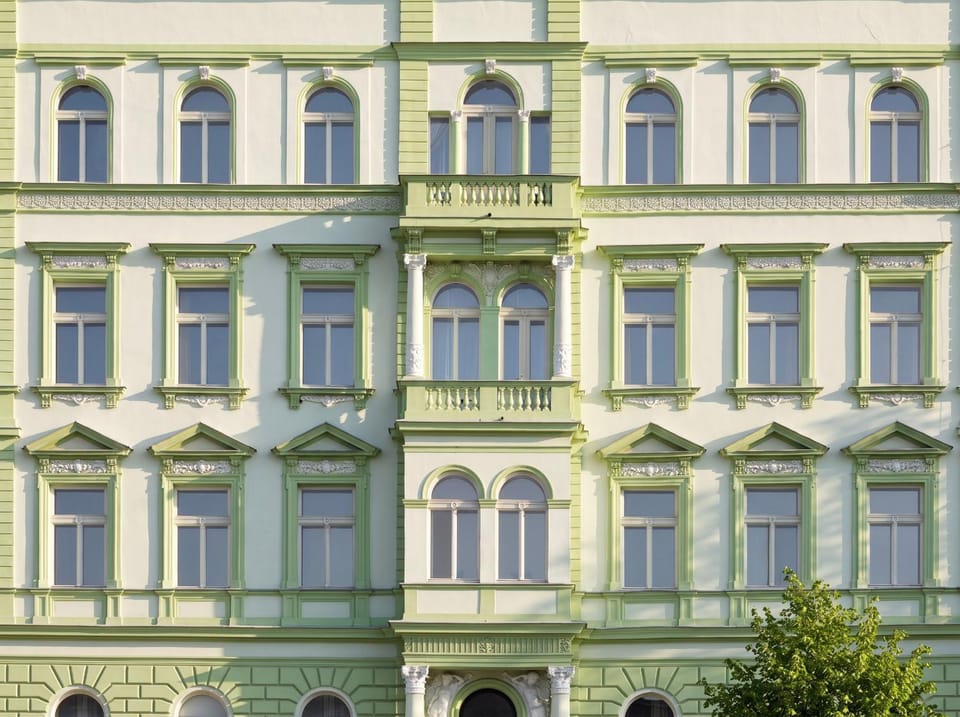 Property building, Day
