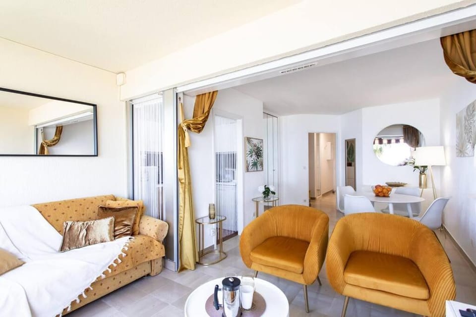 C4 Staywizus - 1 BDR Facing Sea & Beach - Parking, Tennis & Wifi Apartment in Cannes