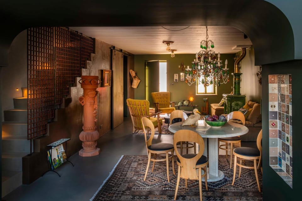 Living room, Decorative detail, Decorative detail, Seating area, Dining area