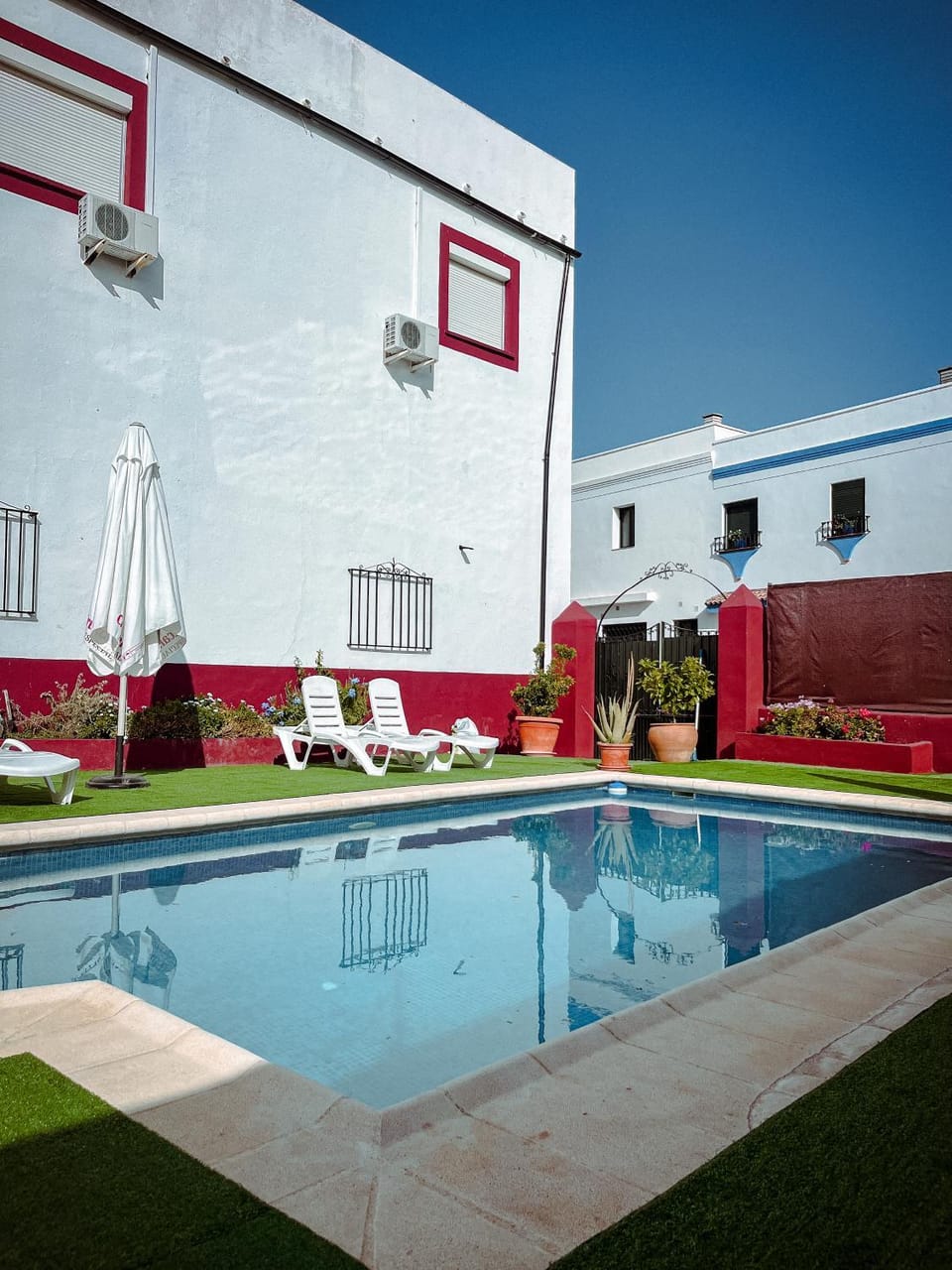Swimming pool