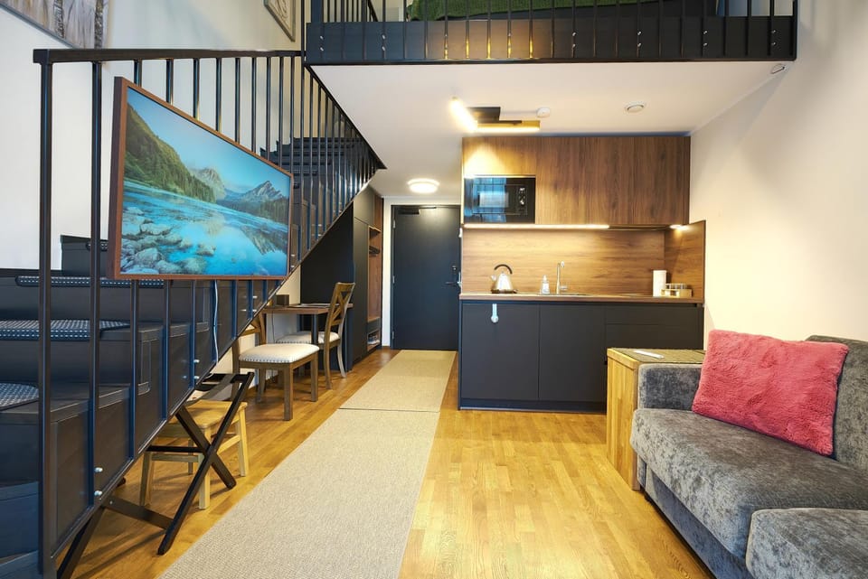 TV and multimedia, Kitchen or kitchenette, Living room