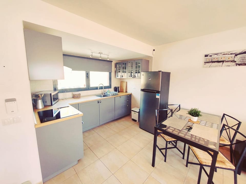 Kitchen or kitchenette, kitchen, kitchen