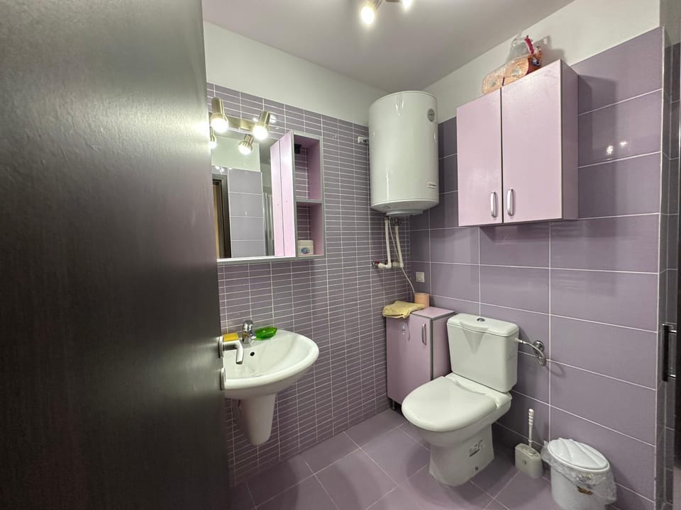 Shower, Bathroom, bidet, towels