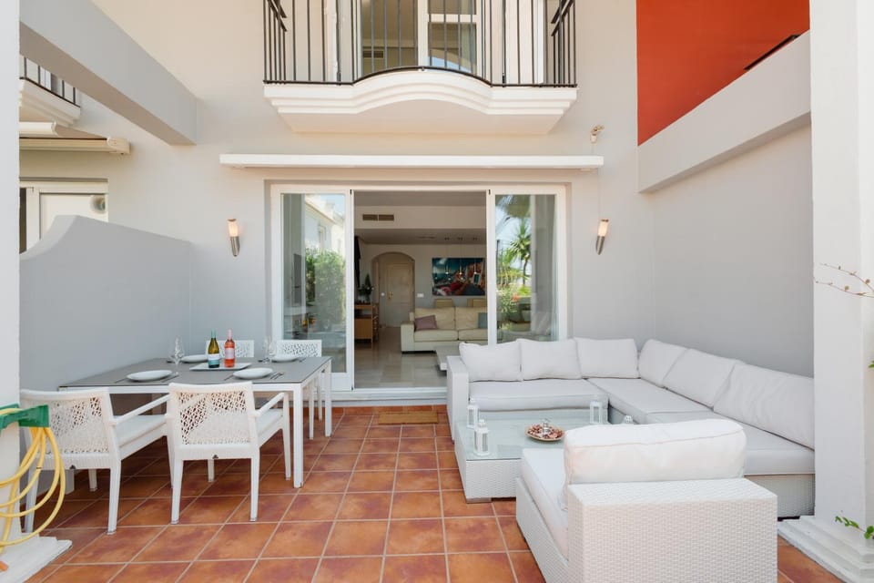 Balcony/Terrace, Balcony/Terrace, Seating area, Dining area