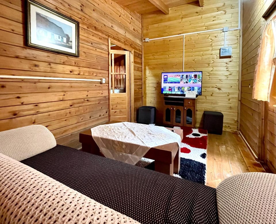 Uji i Panjes Llogara Nature lodge in Vlorë County, Albania