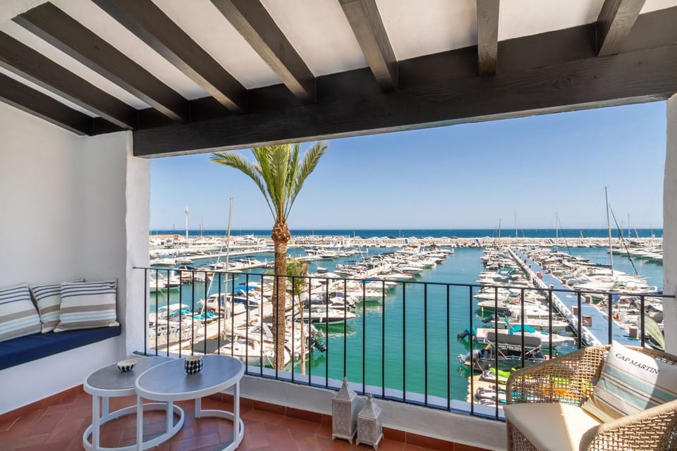 Natural landscape, View (from property/room), Balcony/Terrace, Seating area, Beach, sunbed