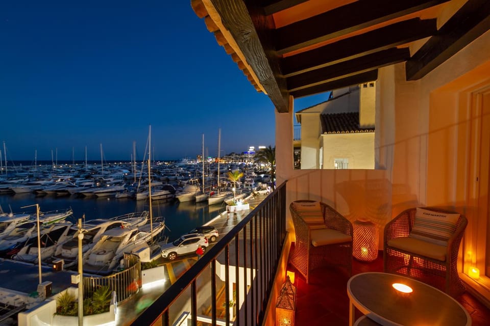 Night, Natural landscape, View (from property/room), Balcony/Terrace, Balcony/Terrace, Living room, Seating area