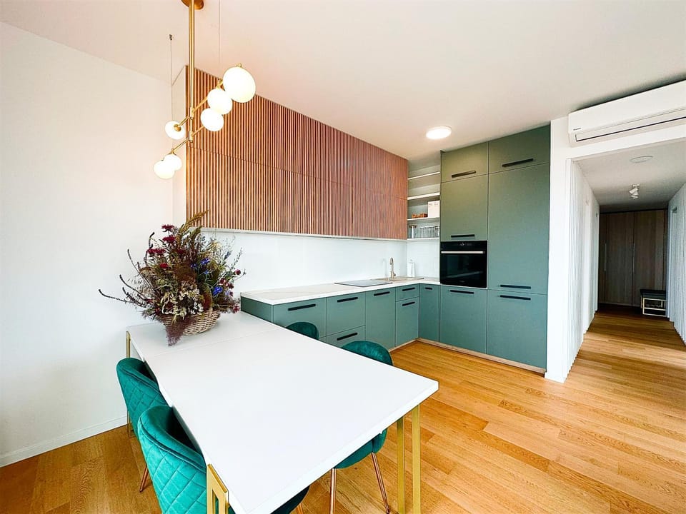 Kitchen or kitchenette, Dining area, minibar, pet friendly, stove