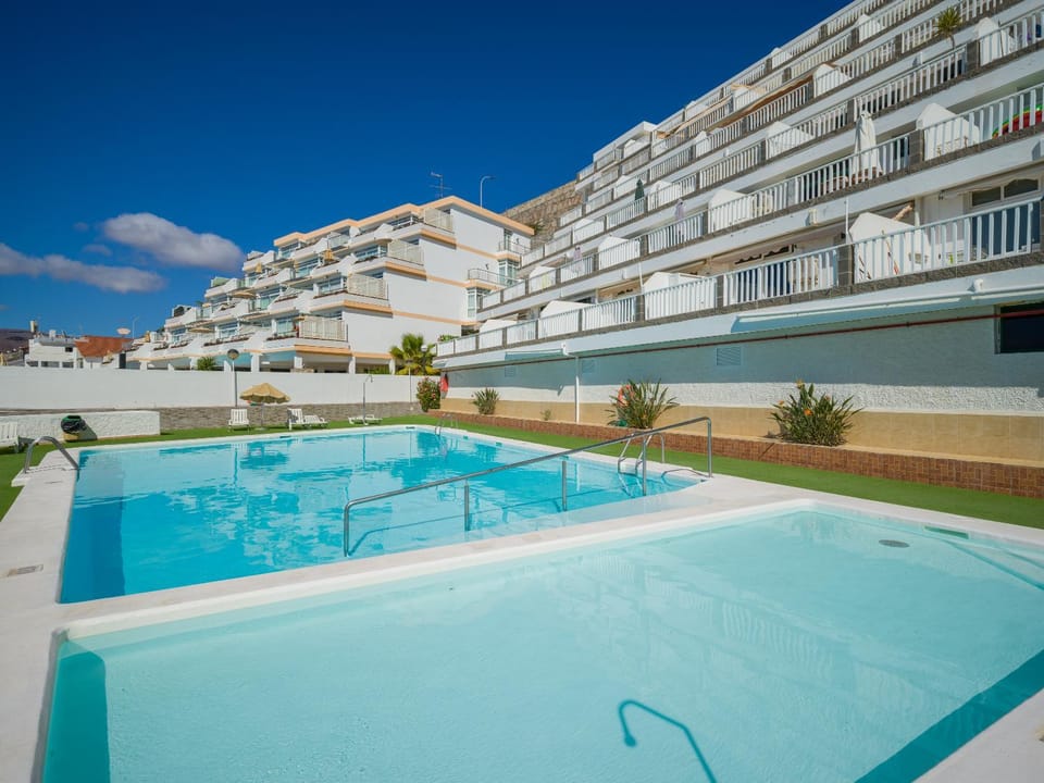 Property building, Pool view, Swimming pool