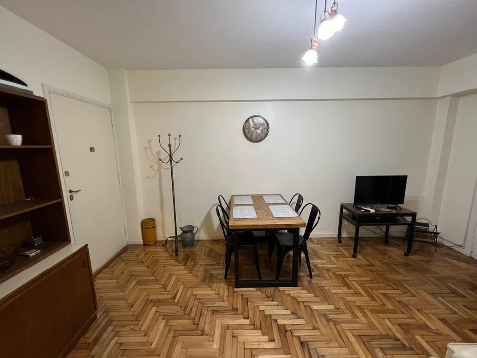 TV and multimedia, Seating area, Dining area