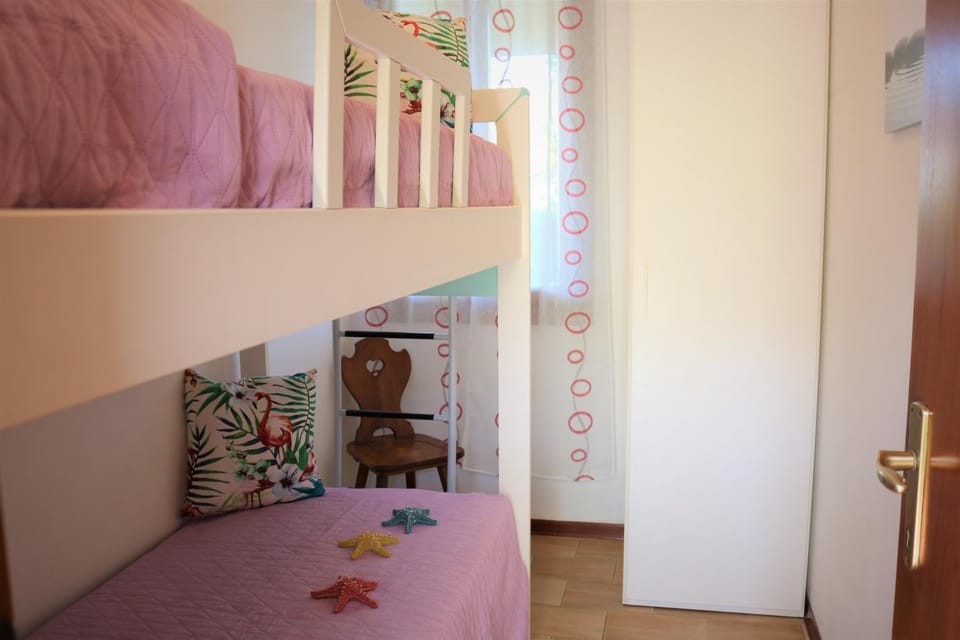 Bed, Bedroom, bunk bed