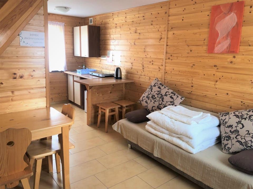 Kitchen or kitchenette, Seating area