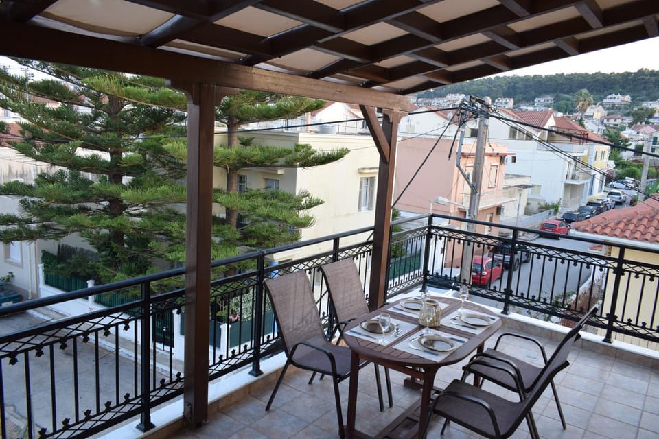 Day, View (from property/room), Balcony/Terrace, Balcony/Terrace, Dining area, City view