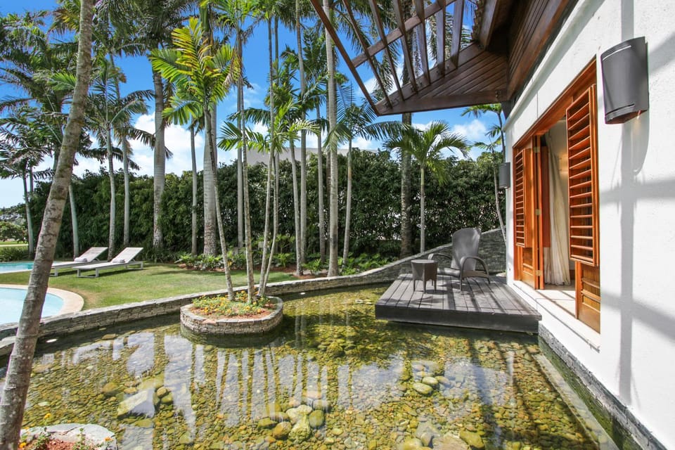 Property building, Garden, Garden view, Swimming pool