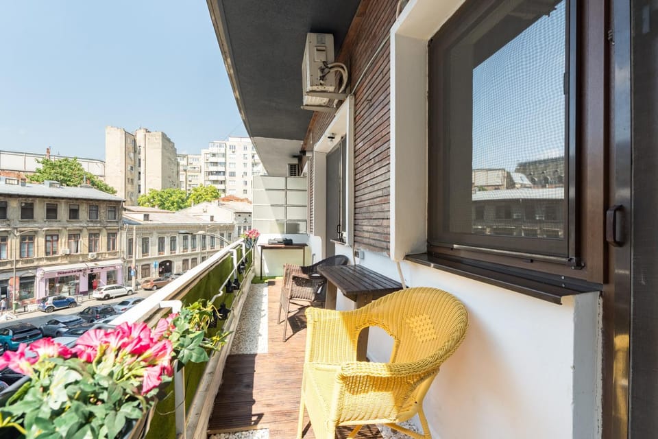 Day, View (from property/room), Balcony/Terrace, Seating area, City view