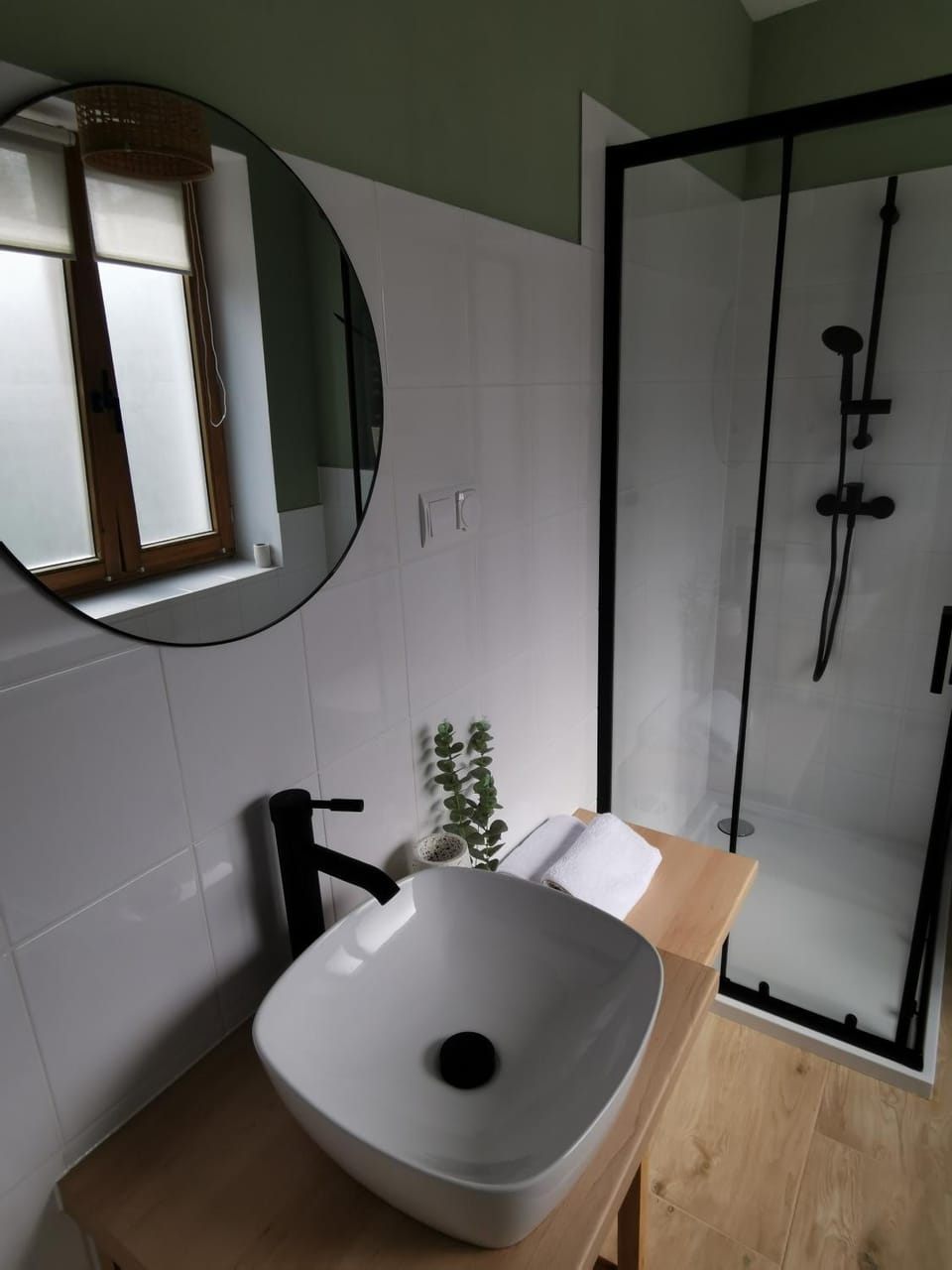 Shower, Bathroom, towels
