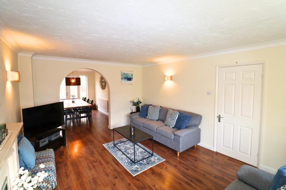 Communal lounge/ TV room, Living room