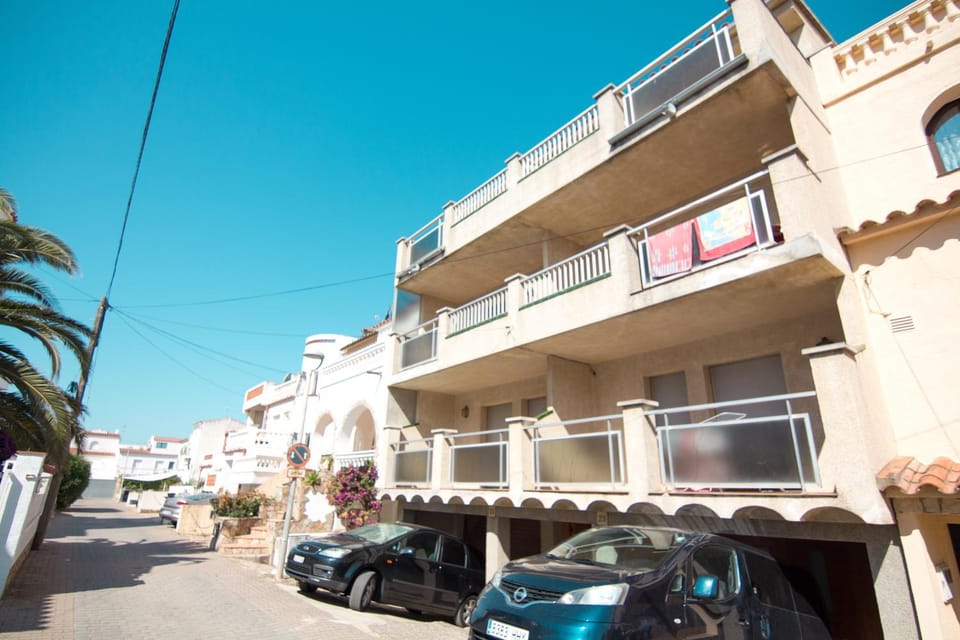 Facade/entrance, Quiet street view