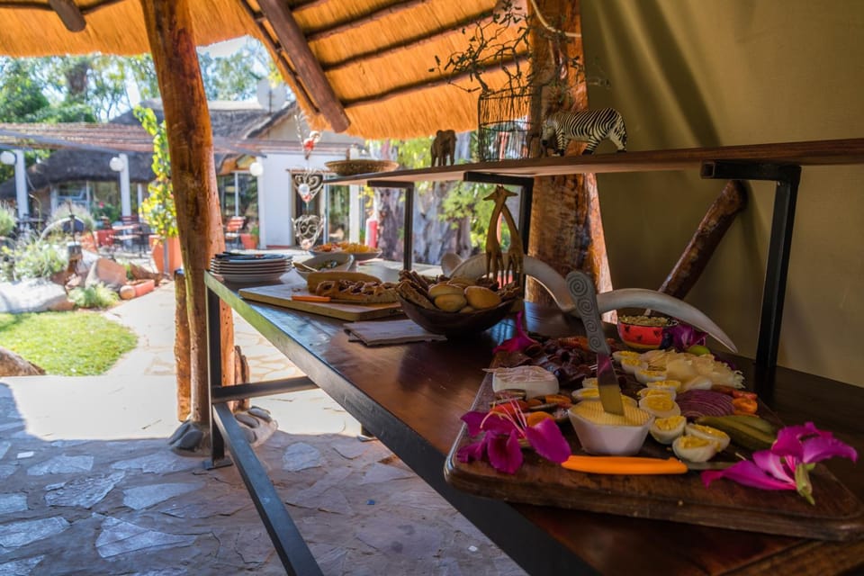 Restaurant/places to eat, Breakfast, Buffet breakfast