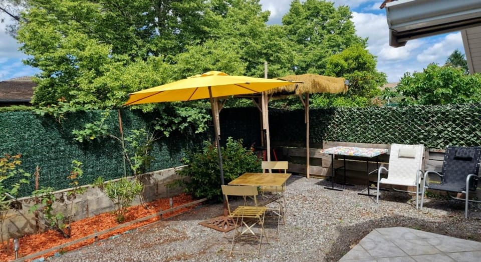 Patio, Dining area