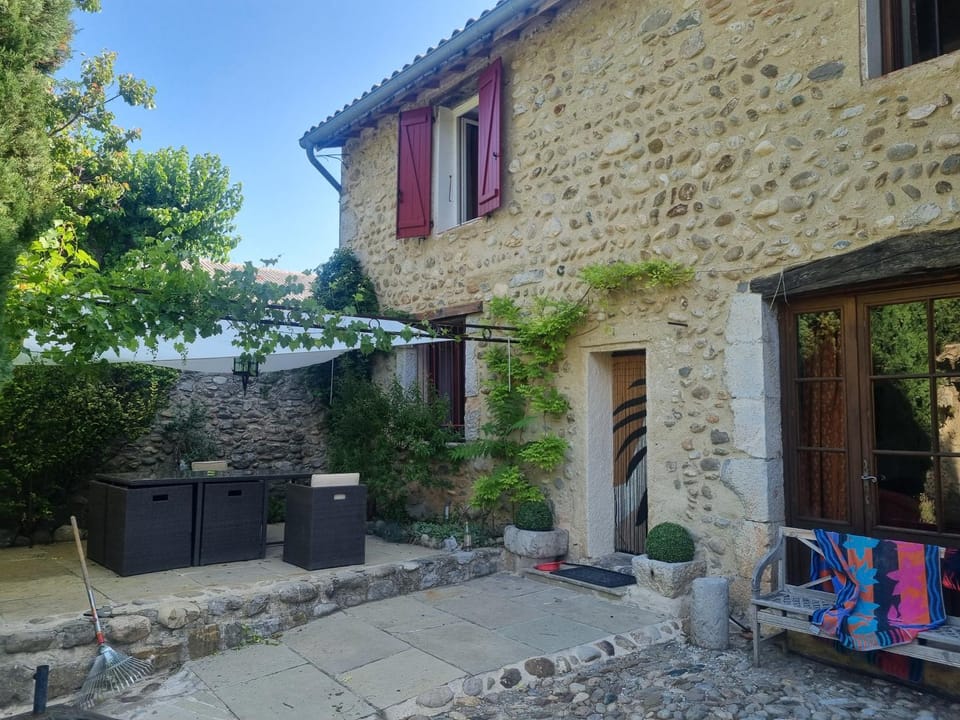 Grand Mas Provençal avec jacuzzi House in Sisteron