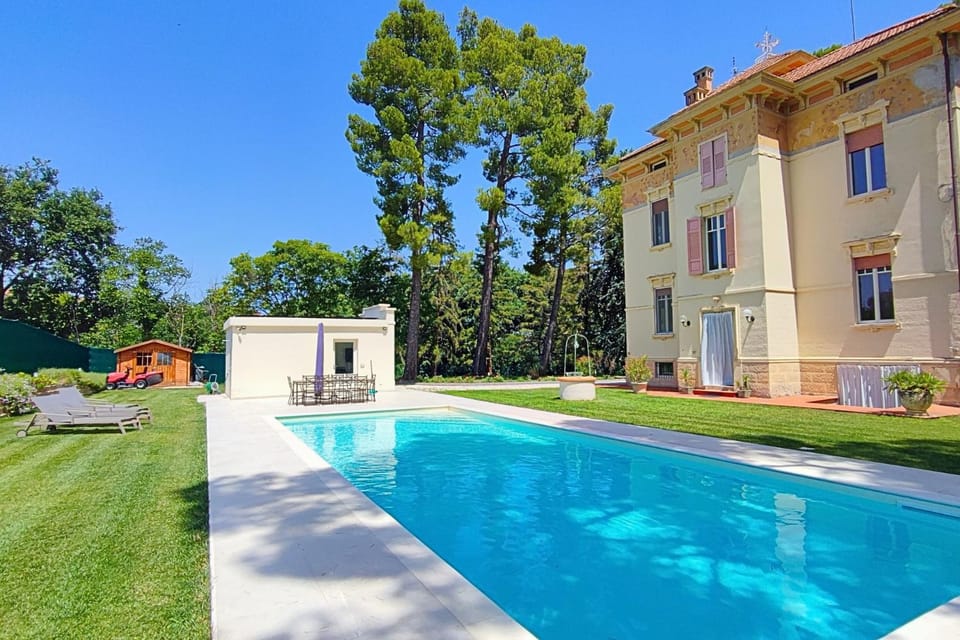 Property building, Swimming pool