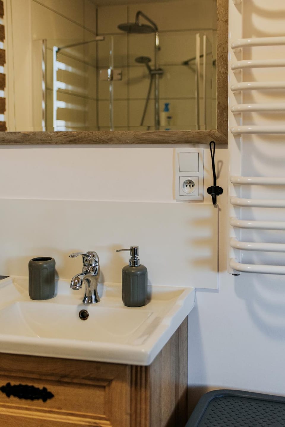 Shower, Bathroom, washing machine