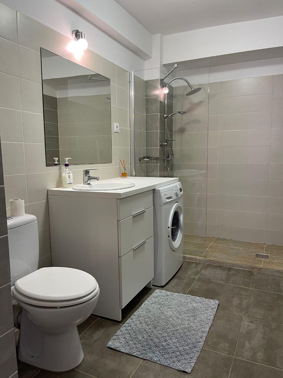 Shower, Toilet, Bathroom, washing machine