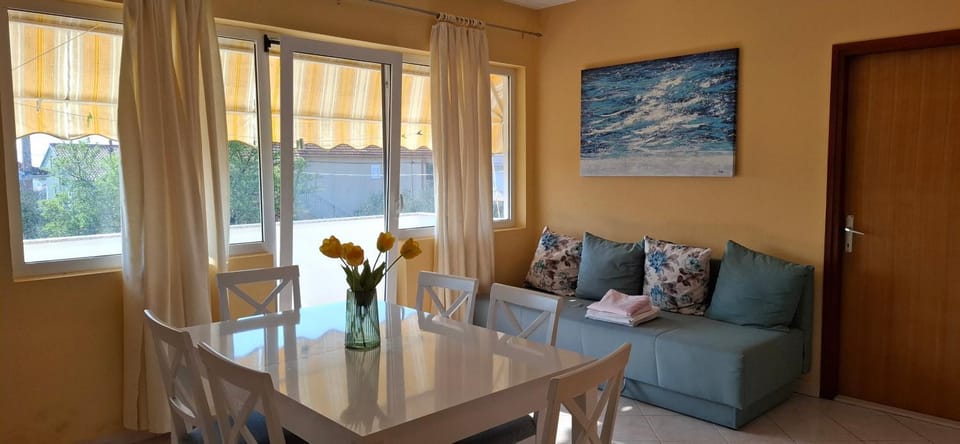 TV and multimedia, Balcony/Terrace, Living room, Dining area