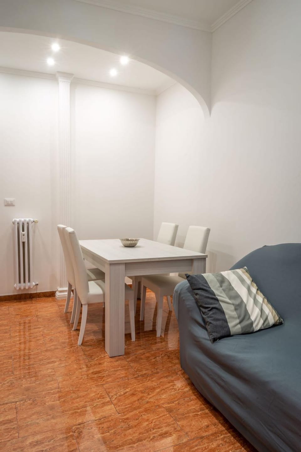 Living room, Seating area, internet