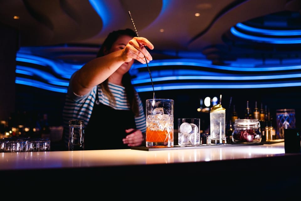 Lounge or bar, Drinks