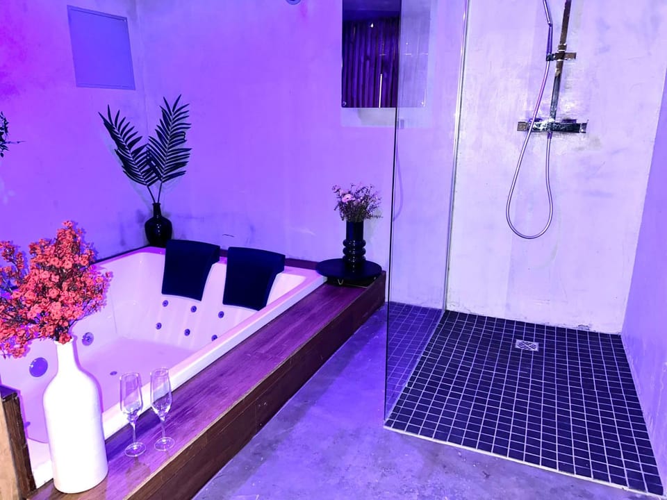Hot Tub, Bathroom, Bath