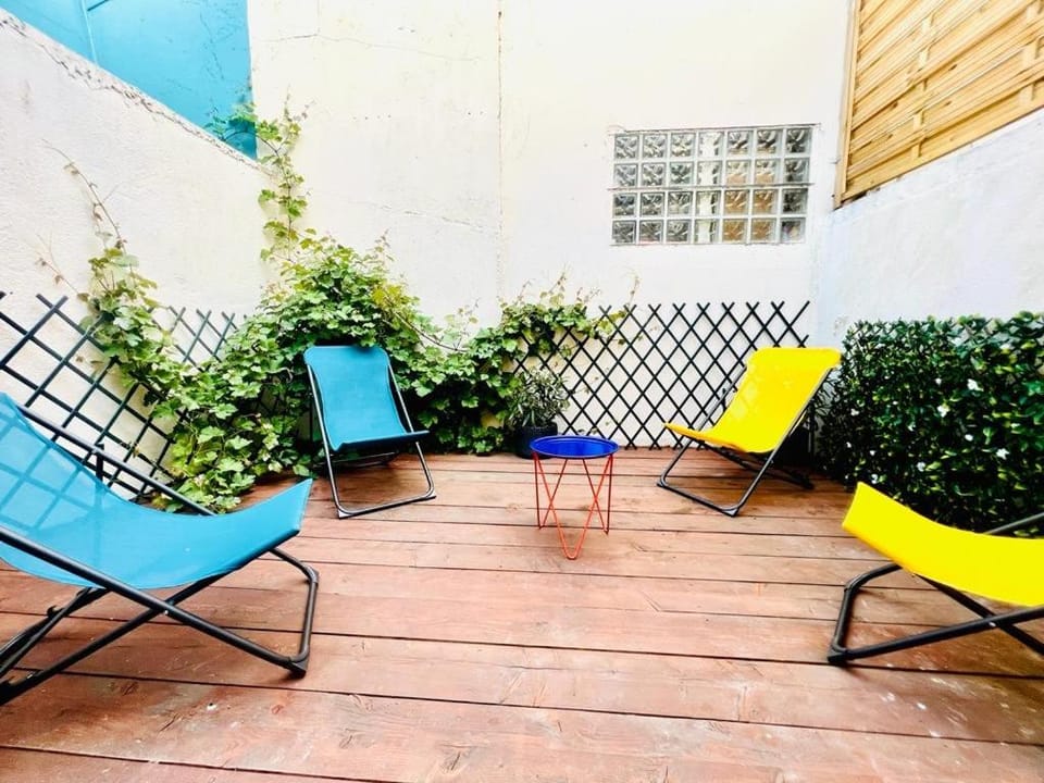 Patio, sunbed