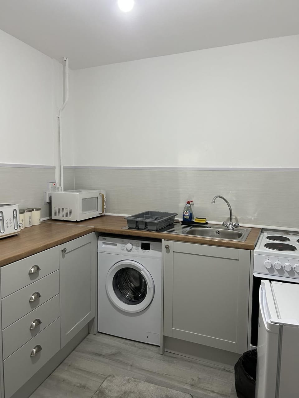 Coffee/tea facilities, minibar, toaster, washing machine, kitchen