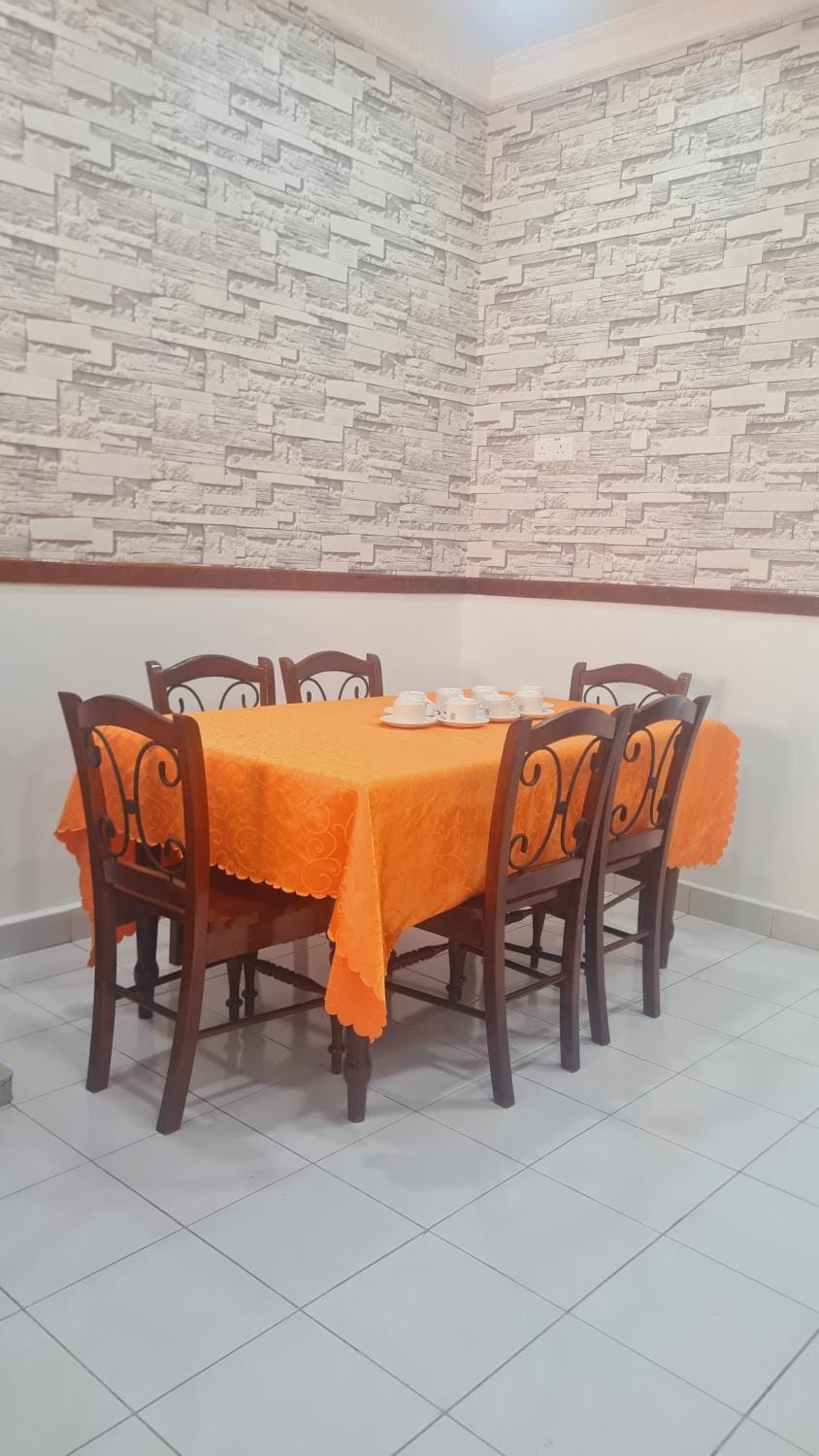 Seating area, Dining area