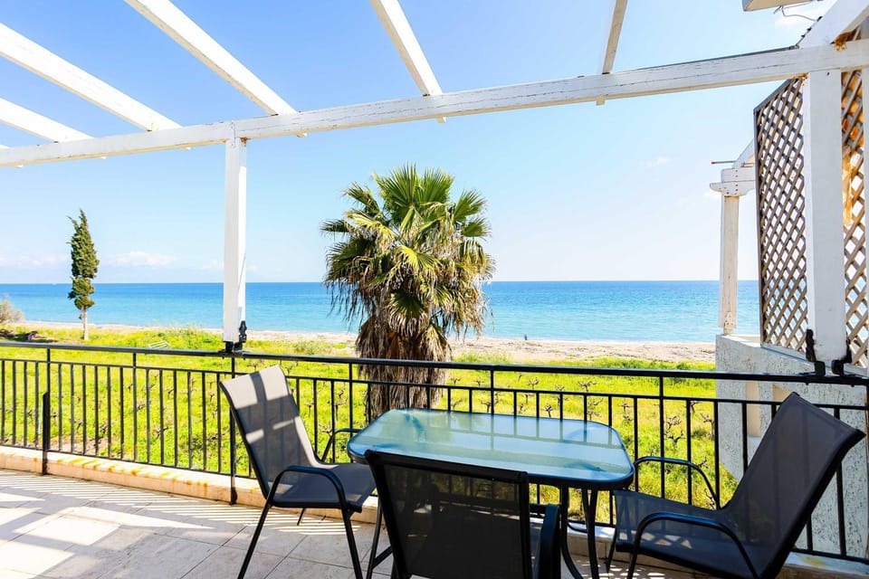 Beachfront Nest Memi, Koroni - Seaheaven houses - B2 Apartment in Messenia