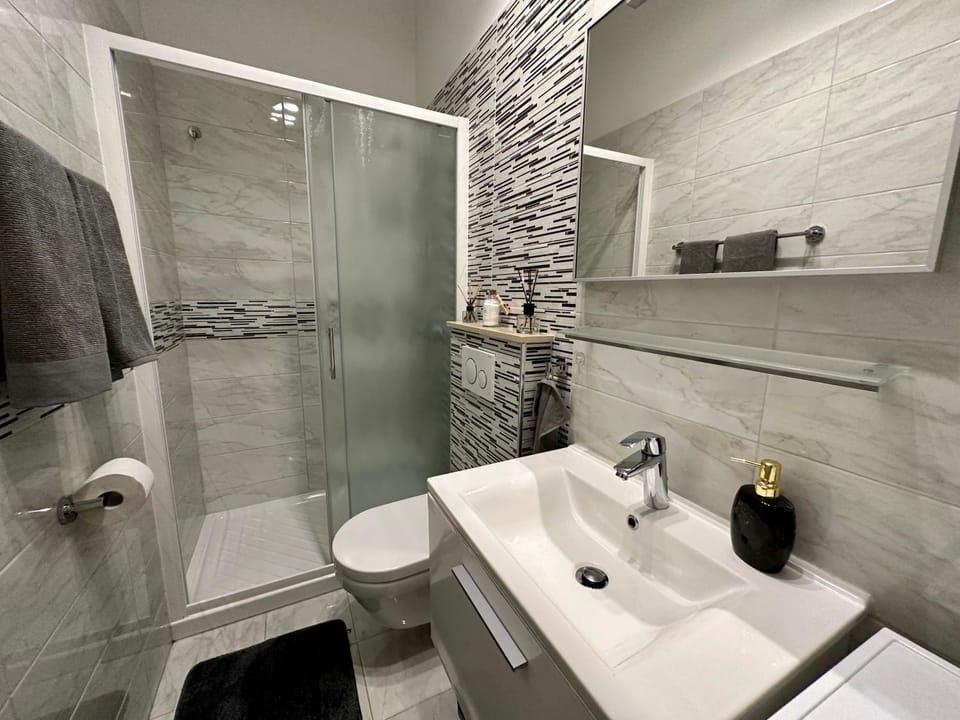 Shower, Bathroom