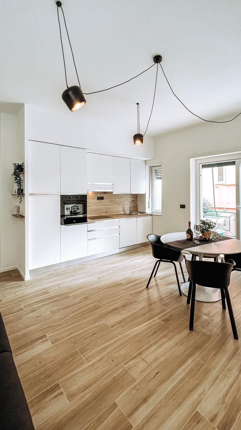 Kitchen or kitchenette, Dining area, stove